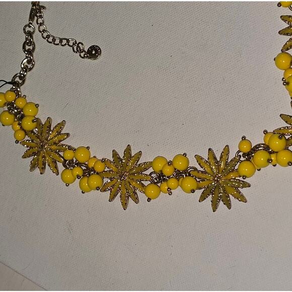 Loft Gorgeous Yellow Flora Collar Bibb Necklace New‎ - Picture 4 of 6
